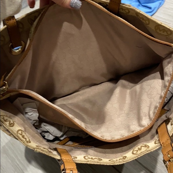 Michael Kors Logo Purse - Picture 7 of 11